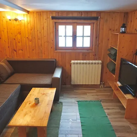 Montana Apartment *